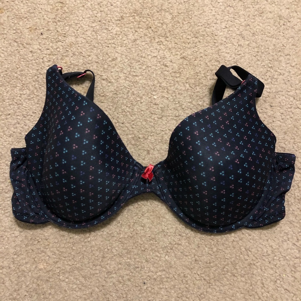 Black Maidenform bra